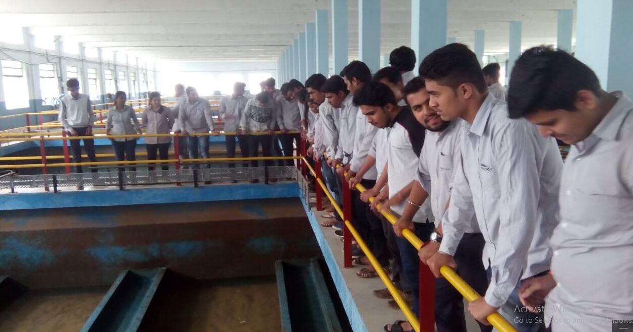 Students observing Filtration unit, PCP