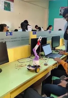 Training for SYEJ TYEJ students on “Robotics”