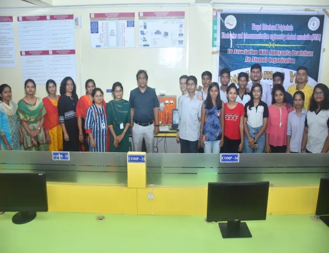 Certificate distribution to students 1, PCPolytechnic