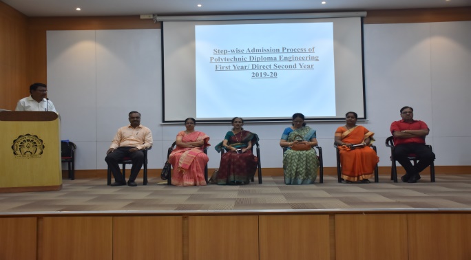 Faculty Development Program on  24th June 2019 by Dr. Vinay Chandratre, PCP akurdi